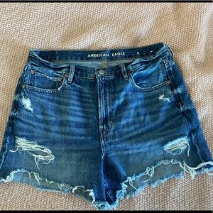 AE 90s boyfriend short